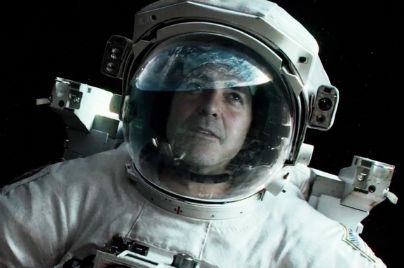 Alfonso Cuarón a de quoi être au 7ème ciel avec son fim "Gravity" qui explose tous les records !