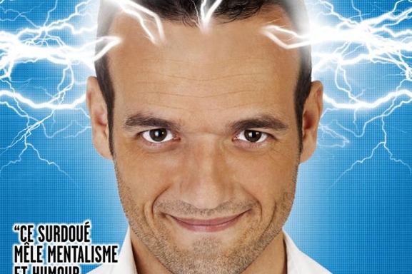 Fabien Olicard, le mentaliste fascinant, en spectacle au Point-Virgule
