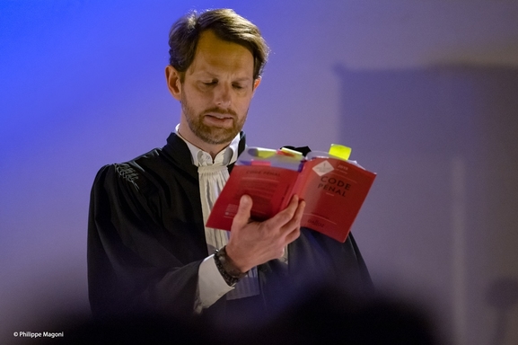 "Maître, vous avez la parole" de Sébastien Wust un spectacle divinement drôle sur le métier d'avocat écrit par un avocat, à voir dès aujourd'hui au Théâtre Bo.