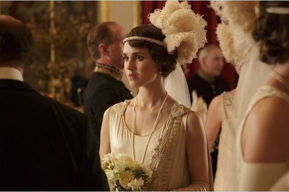 Plongez dans l'univers britannique de la série à succès Downtown Abbey