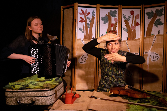 L’Histoire du Beau Ver Dodu : une première rencontre avec le théâtre