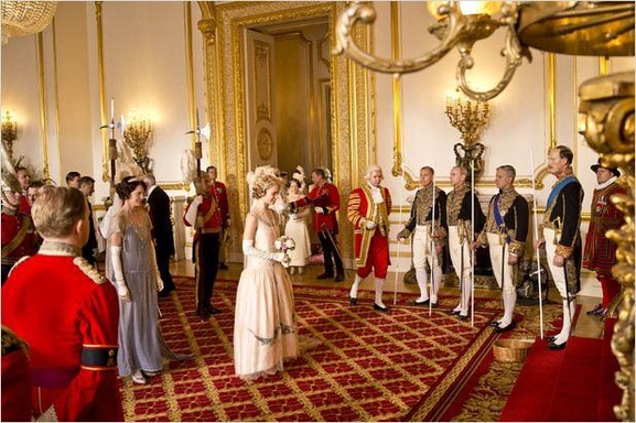 Plongez dans l'univers britannique de la série à succès Downtown Abbey