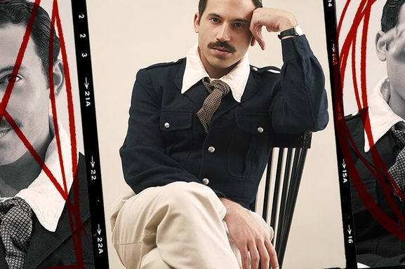 Comment exister lorsqu'on est l’ombre d’un autre ? L’auteur et comédien Gabriel Marc en a fait une pièce de théâtre et elle s’appelle Jacques de Bascher.