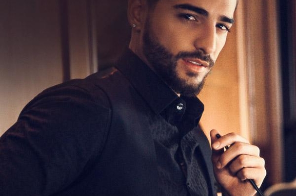 Nous vous apportons peu de chaleur avant la fin d'année avec « Corazón » de Maluma !