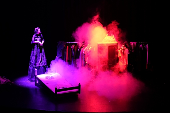Les 3 Cheveux d’Or un spectacle jeune public dès 6 ans à visionner sur votre canapé en famille avec vos petits bambins !