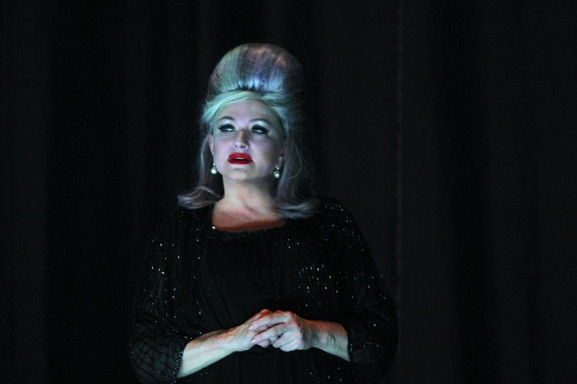 Casting.fr vous offre des invitations pour la pièce Madame avec Catherine Jacob