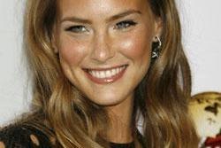 Bar Refaeli : nouvelle égérie de Fashion Bel Air