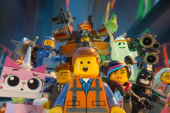 La grande aventure Lego, en tête du box office US, débarque en France !