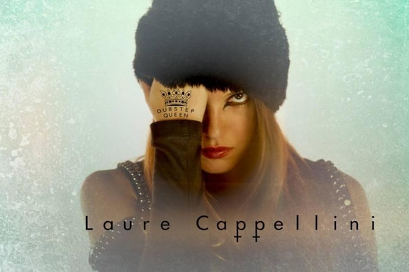 Laure Cappellini est l'une des premières femmes à émerger de la scène Dubstep avec son album "Mes Souffrances"