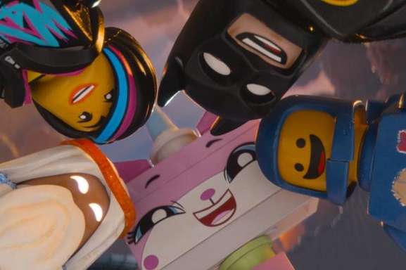 La grande aventure Lego, en tête du box office US, débarque en France !