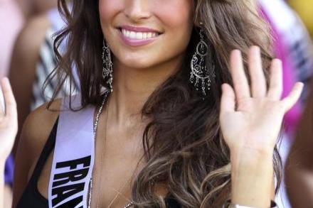 Découvrez "Le métier de paraître" de Laury Thilleman Miss France 2011 !