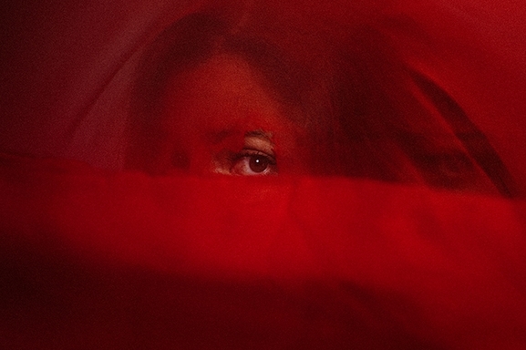 Mélancolie, texte, joute verbale, découvrez DONAMARIA une chanteuse singulière et divine !