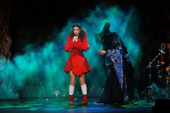 "La Folle Histoire du Petit Chaperon Rouge", venez découvrir la comédie musicale qui revisite le conte de votre enfance !