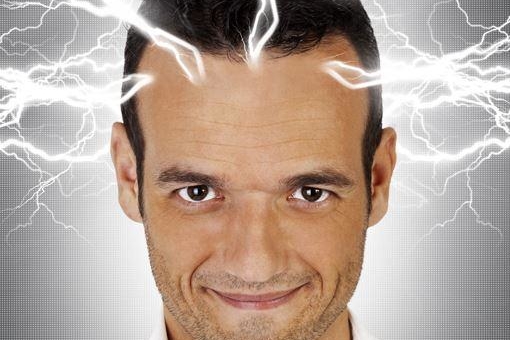 Fabien Olicard, le mentaliste fascinant, en spectacle au Point-Virgule