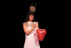 What is love ? Le spectacle executoire de l'Amour par Anne Buffet au Théâtre de la Contrescarpe