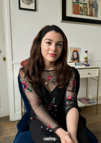 "Je devais courir après le lycée pour passer des castings" : Rencontre avec la comédienne et chanteuse Alexandra Eva, l'artiste à suivre de près cette année !