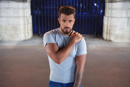 Maxime Marien, chanteur et coach vocal, formé à l'américaine est le coach vocal de la formation Vocal Music Performing