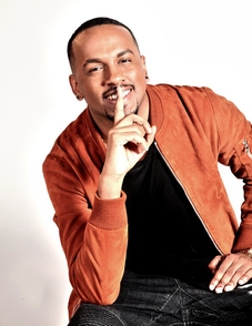 Un concert à Paris, un nouvel album, Colonel Reyel fait un retour triomphant en cette fin d'année, découvrez son parcours