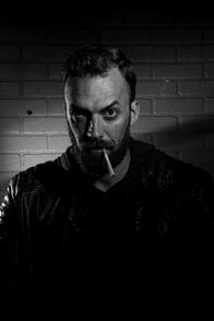 Julien Fombaron alias Monsieur Marvelous découvert par la sublime Clara Morgane