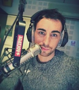 Animateur du Morning sur la radio voltage, retour sur les débuts de Jordan de Luxe qui  vous donne ses conseils