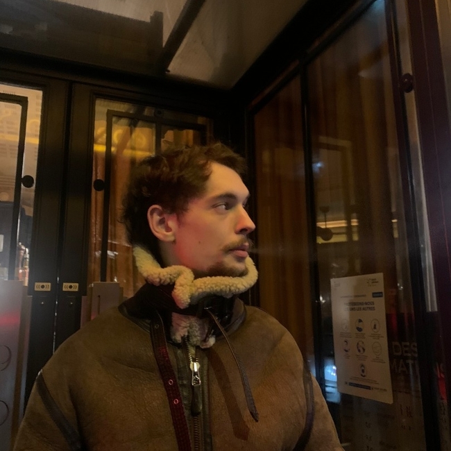 Axel2403