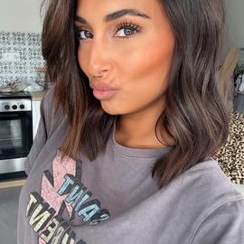 Chloe64122