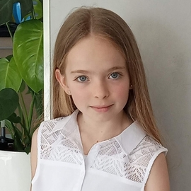 Chloe9