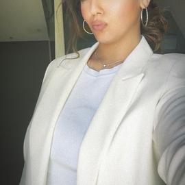 Nesrine_