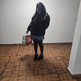 Esther_shy