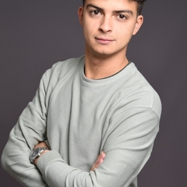 Theo884