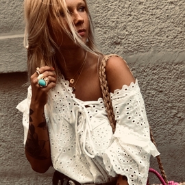 Amandinedoll