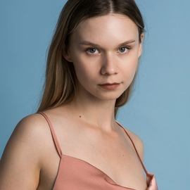 Nadya007