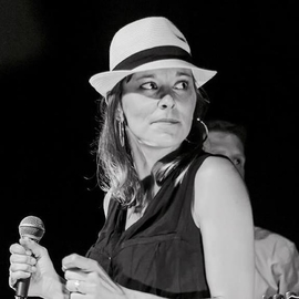Maia200885