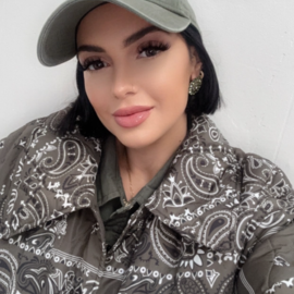 Vanessa49
