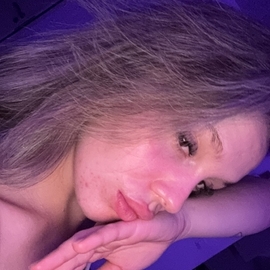 Leana17