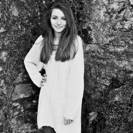 Elea_Bnz