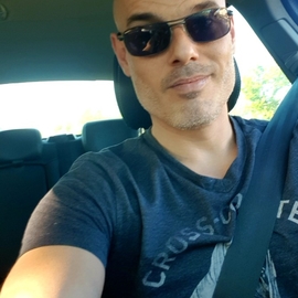 77Antoni79