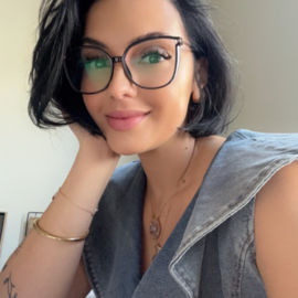 Vanessa49