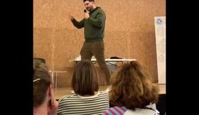 Stand up Güney Parrotta