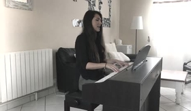 Alexandra Burke - Hallelujah ( Lara Cover )