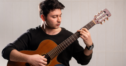 Casting comédien sachant jouer de la guitare entre 18 et 25 ans pour rôle dans série France TV