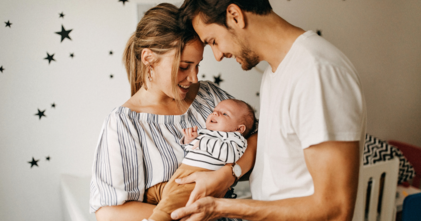 Casting couple homme et femme entre 25 et 45 ans et bébé de moins de 3 semaines pour publicité réseaux sociaux