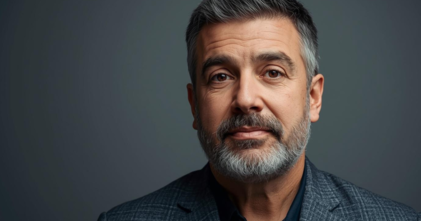 Casting homme de 40 ans pour silhouette parlante dans publicité réseaux sociaux