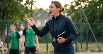 Casting figurant homme ou femme pour jouer un ou une coach de foot dans une série humoristique