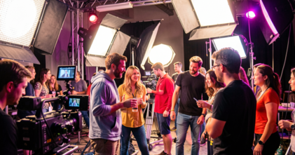 Casting figurant homme et femme entre 30 et 40 ans pour tournage série Prime Video