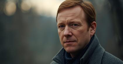 Casting homme roux entre 40 et 50 ans pour silhouette dans série