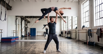 Casting artiste homme et femme spécialisé dans le porté acrobatique pour un spectacle en tournée