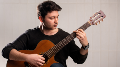 Casting comédien sachant jouer de la guitare entre 18 et 25 ans pour rôle dans série France TV