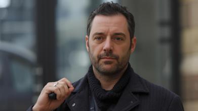 Casting homme entre 40 et 45 ans pour silhouette parlante dans série Netflix