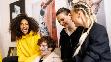 Casting figurant homme et femme entre 16 et 18 ans pour tournage clip